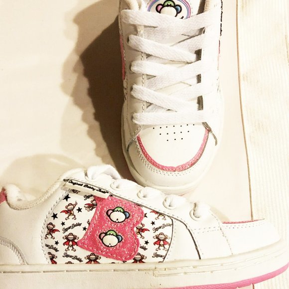 Shoes girls new sizes 11M or 1M leather Bobby Jack new man made materials - Picture 1 of 3